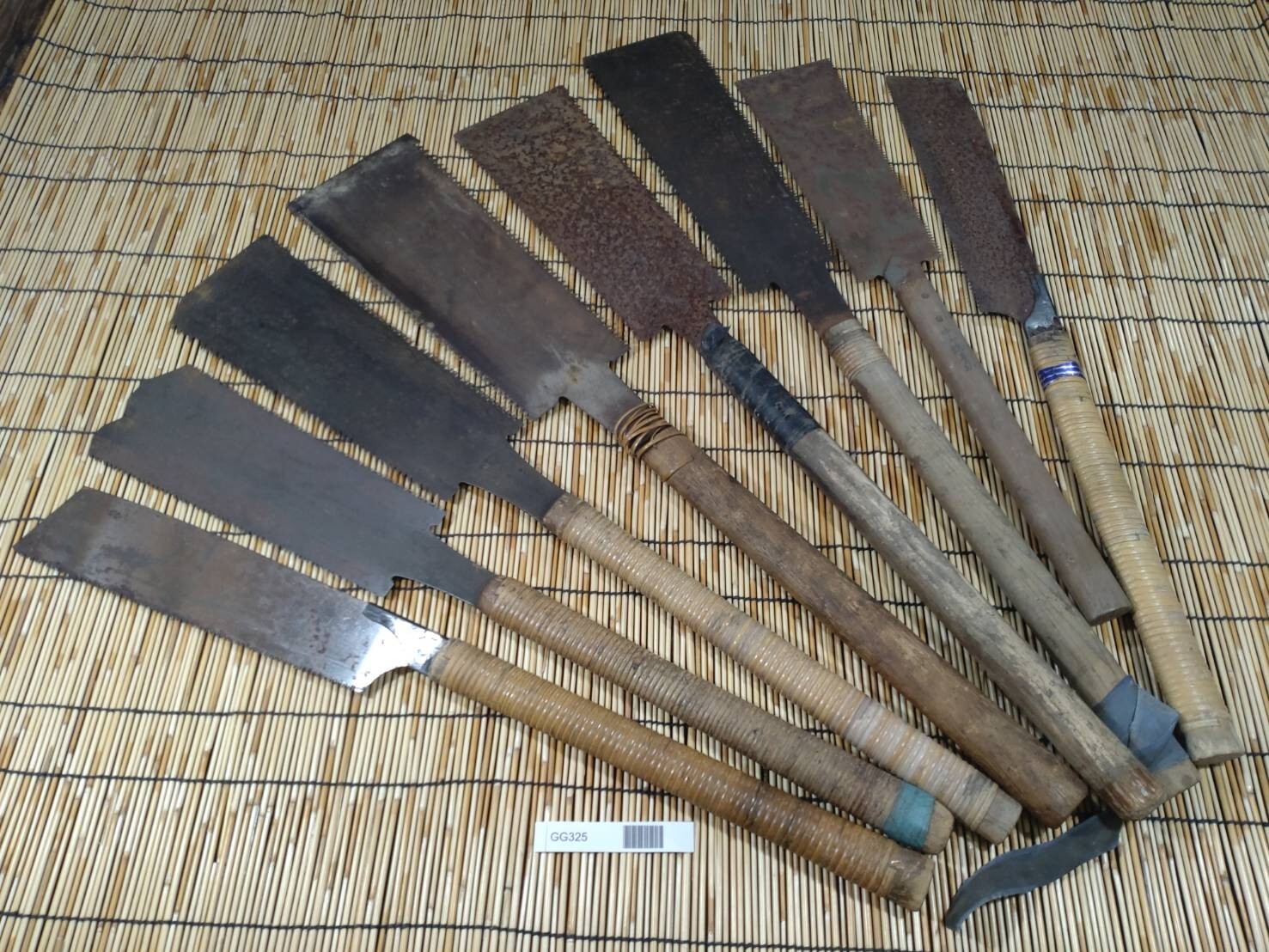 Broken Japanese vintage Pull Saw Draw Saw Carpentry Tool Japan blade 680mm GG325